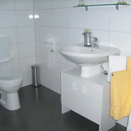 Apartment Adam Bechenheim Zimmer foto