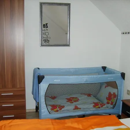 Apartment Adam Bechenheim Zimmer foto